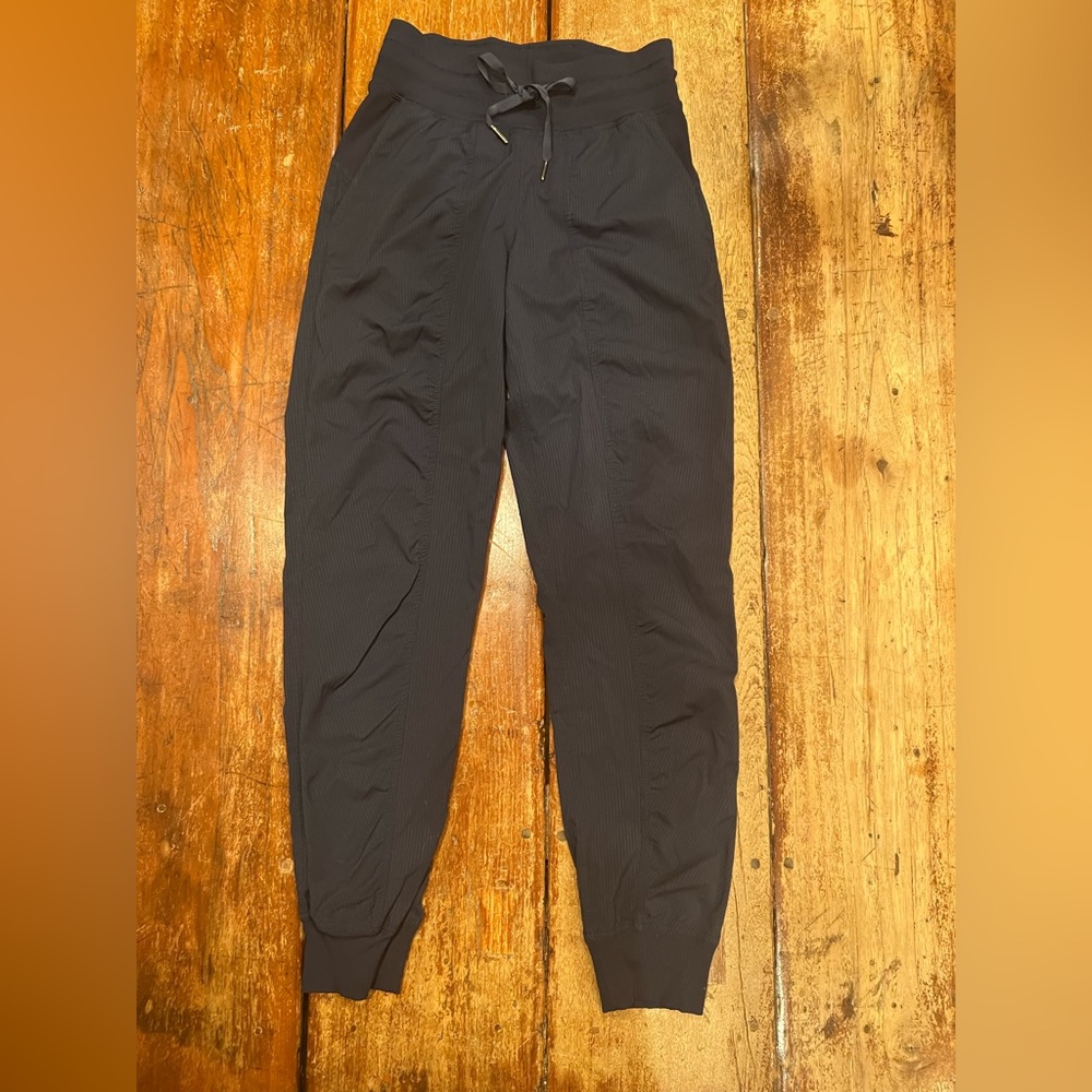 Dance Studio Mid-
Rise Jogger
*Full
Length
